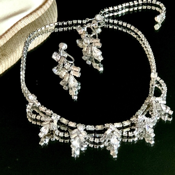 VTG 50s Clear Baguette Teardrop Scalloped Rhinestone Necklace Demi Parure w/Case - Picture 5 of 16
